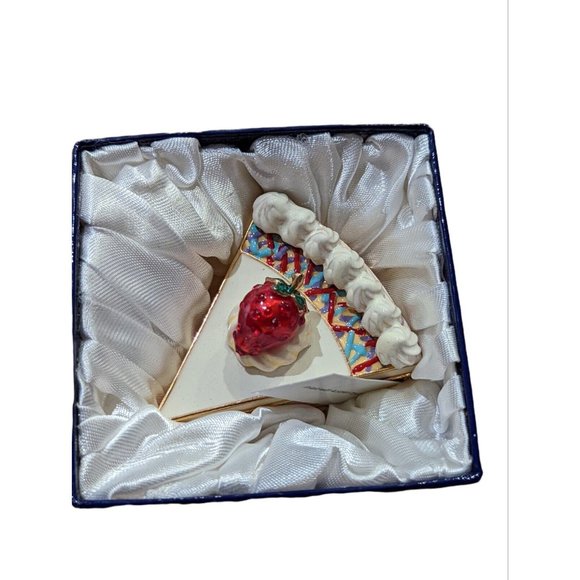 Kingspoint Designs Cake Slice Trinket Box Austrian Crystal - Picture 1 of 4